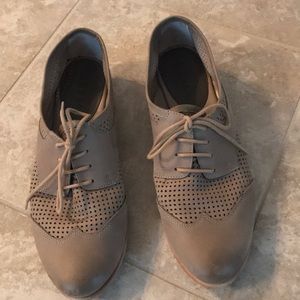 HINGE Leather Oxfords